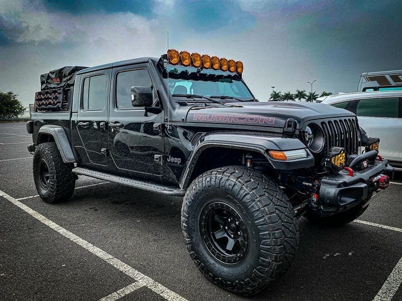 Thiết Kế Ngoại Thất: Đậm Chất Jeep, Không Thể Nhầm Lẫn