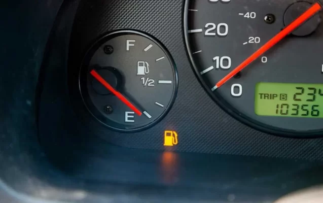 Cách tính số lít xăng trên 100km chuẩn cho xe ô tô